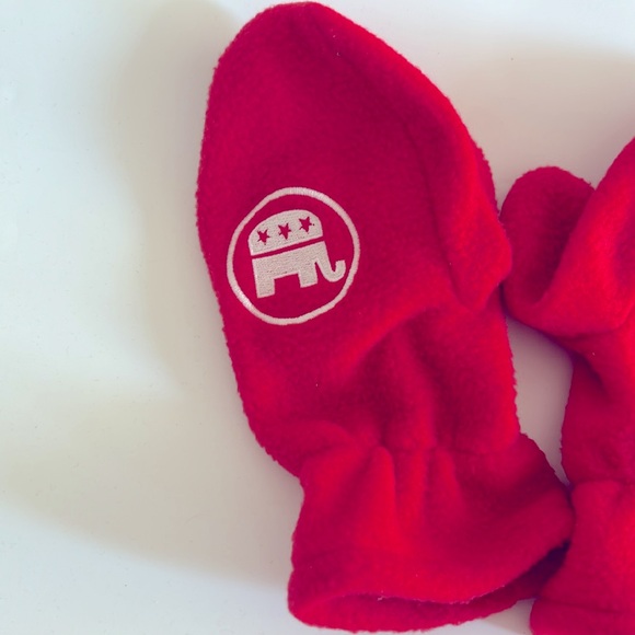 New Red Fleeces One Size NWT Fleece Republican Elephant Mittens - Picture 2 of 5
